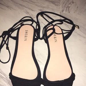 Black tie sandals